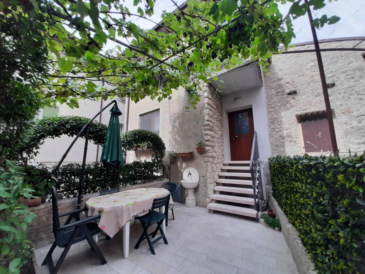 Вилла Casa Angelo Торри-дель-Бенако Экстерьер фото